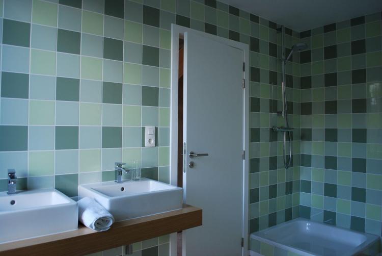 interieur_badkamer_maatmeubilair_lavabotablet_houtdecor
