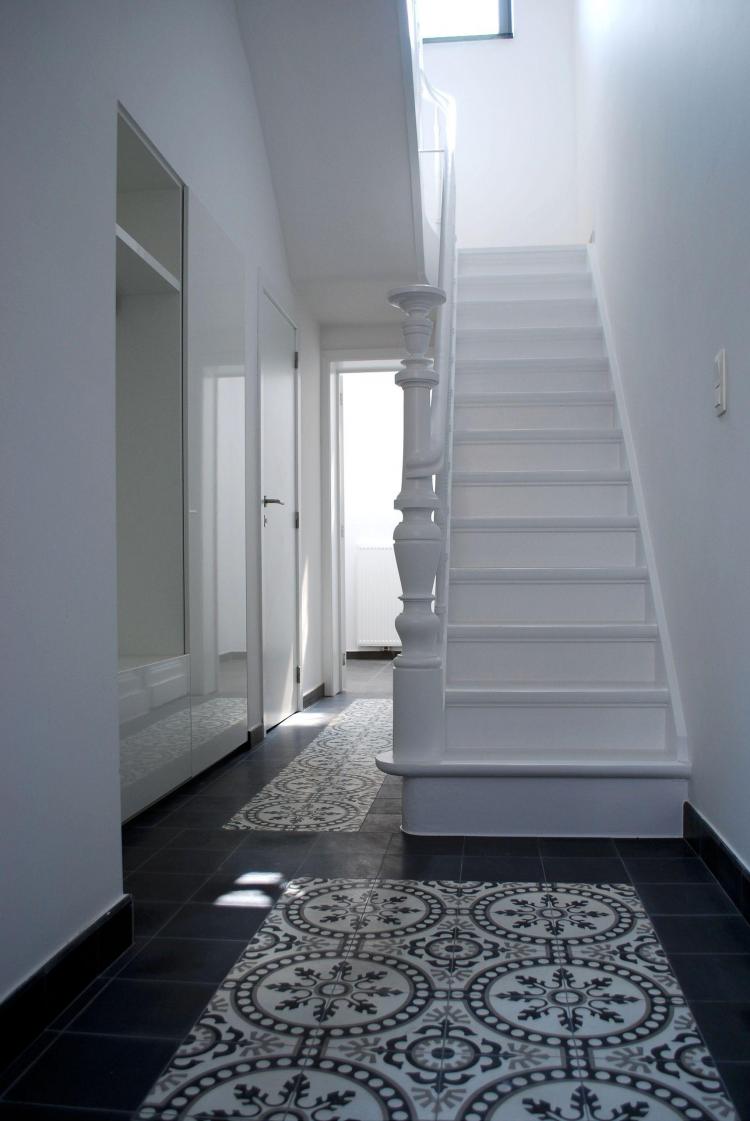 interieur_inkom_renovatie_traphal_vestiaire