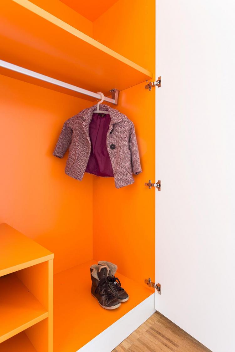 interieur_inkom_maatmeubilair_kindervestiaire
