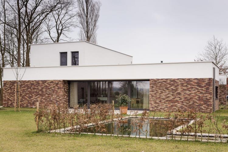 nieuwbouw_woning_dokterspraktijk_open_bebouwing