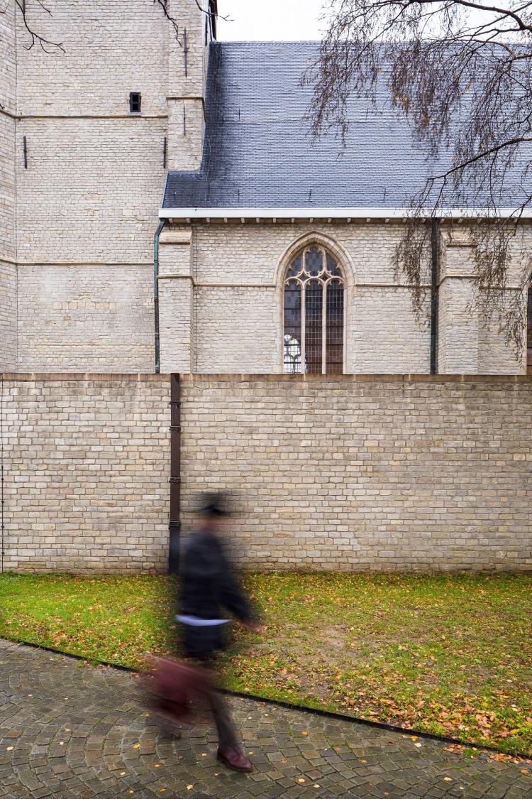 restauratie_kerk_hove_natuursteenrestauratie 